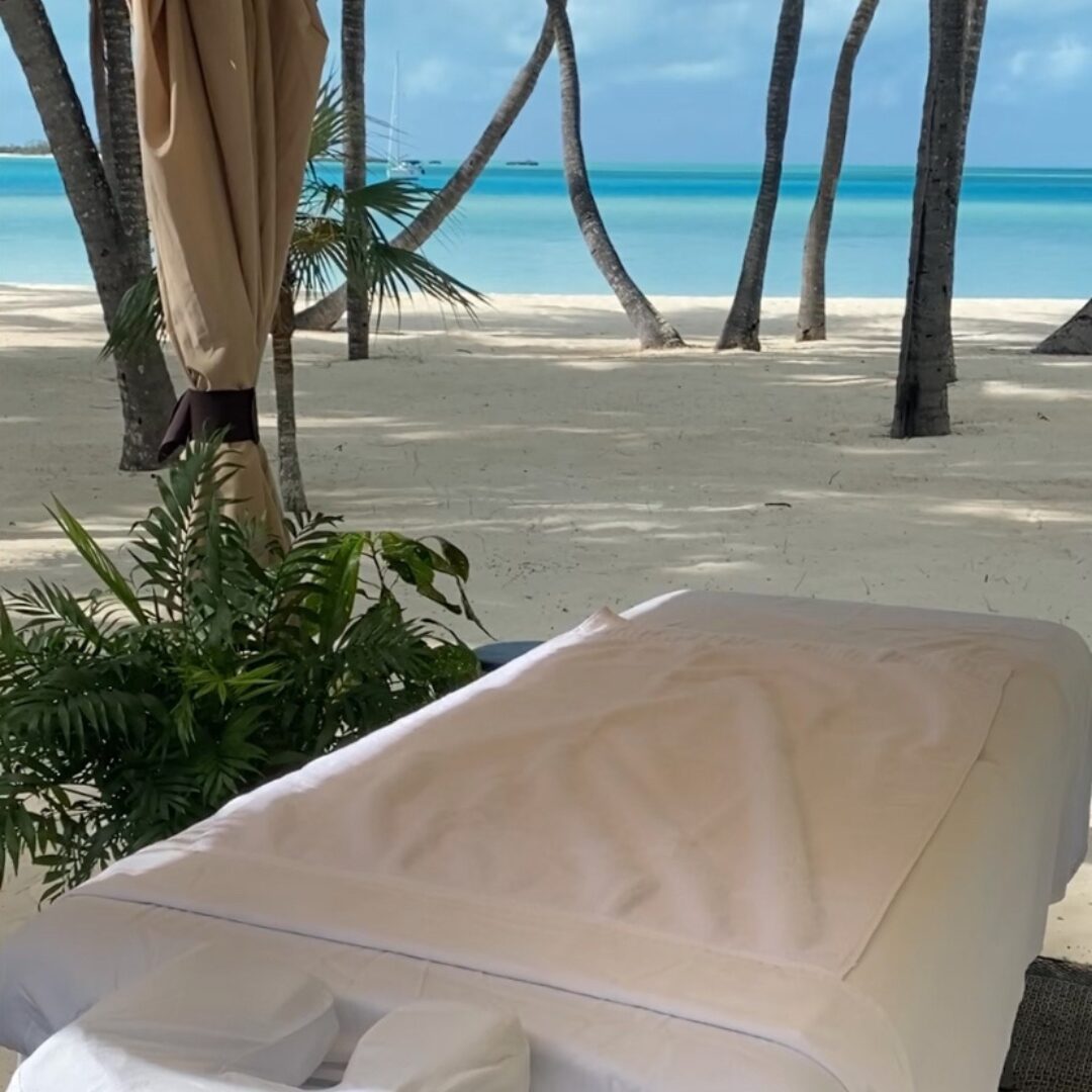 massage table in paradise